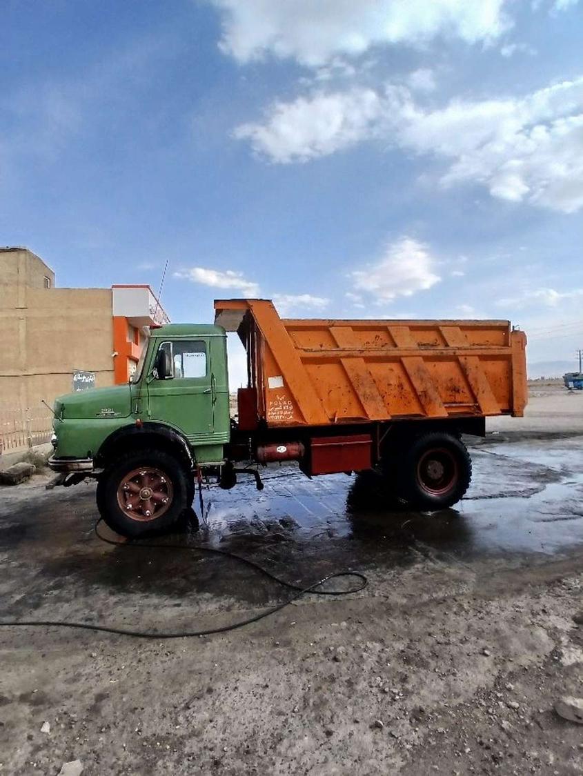کامیون بنزتک باری به شماره انتظامی65- 399ع67