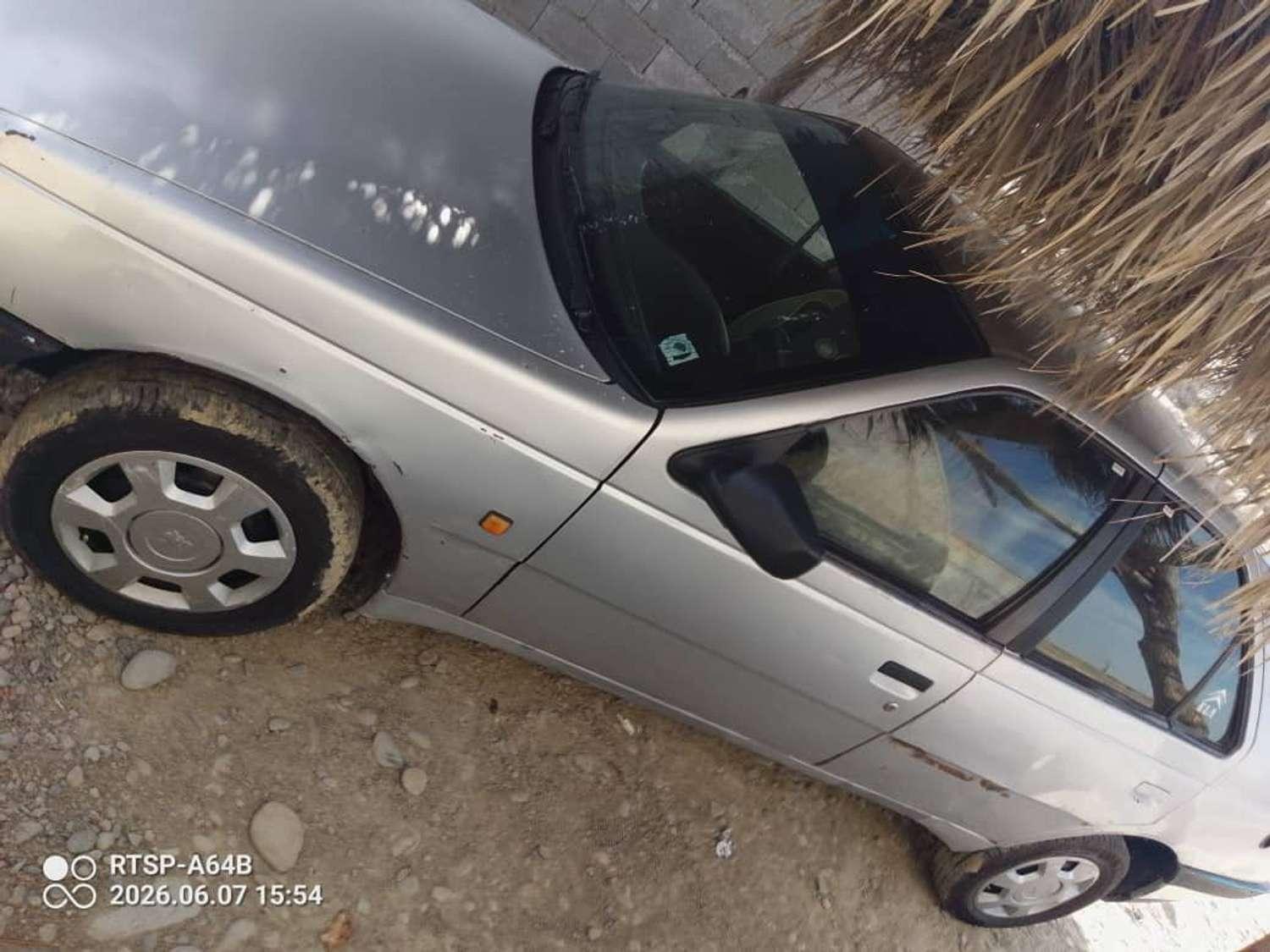 پژو405به شماره انتظامی73- 523ن73