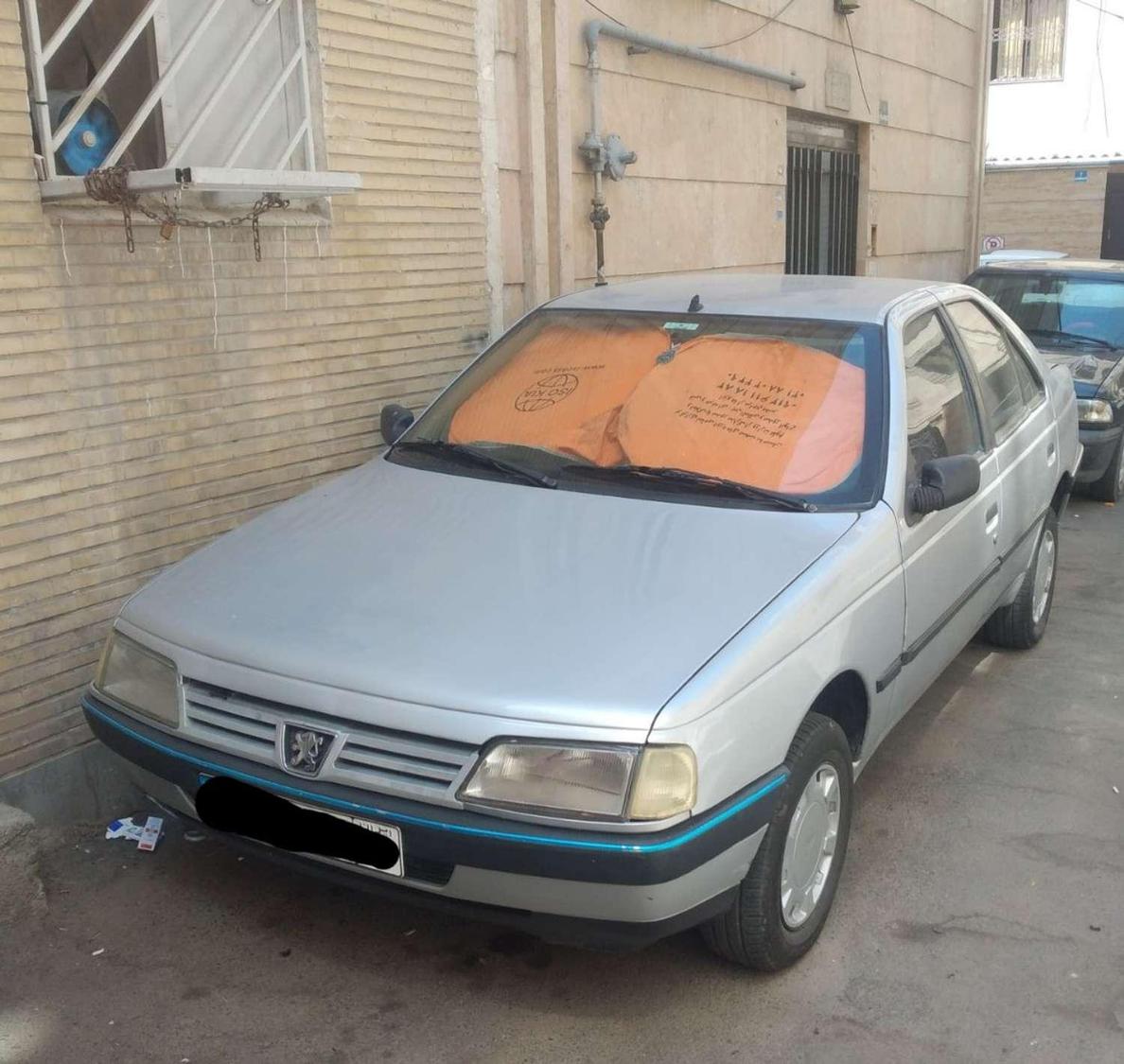 پژو405به شماره انتظامی93- 196ن72