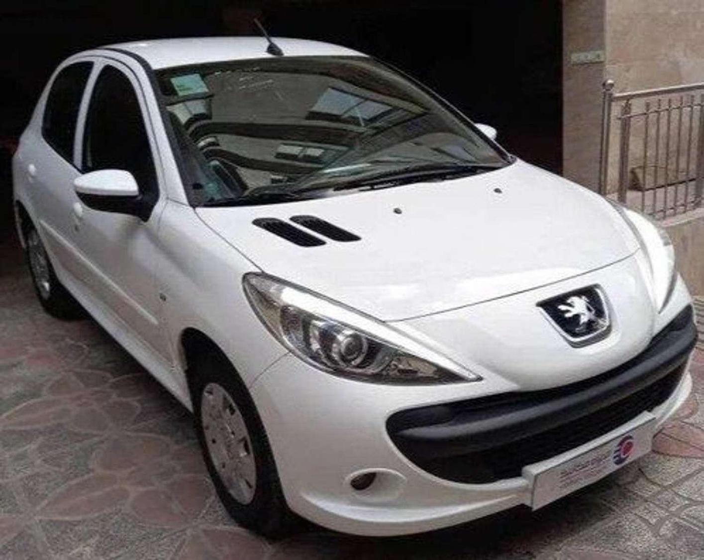 فروش اسقاطی یکدستگاه خودروی سواری 168 الف 11
