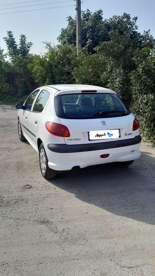 خودرو سواری موسو به شماره انتظامی 396 الف11 ایران 51