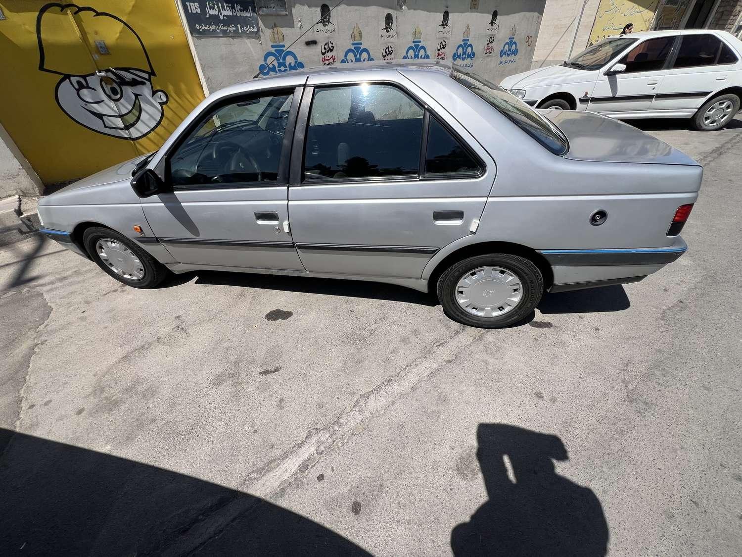 خودرو پژو پارس سفید معمولی