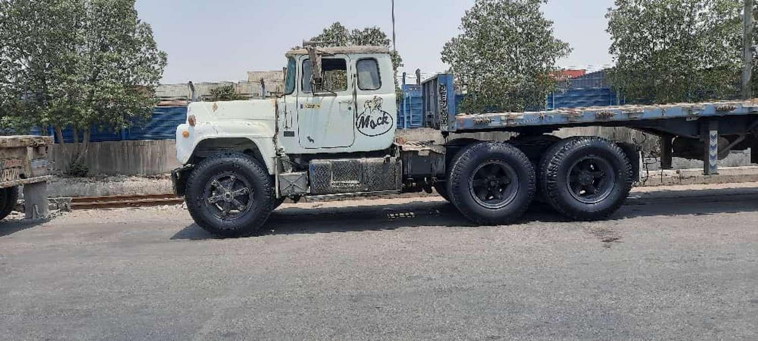 اتوبوس شهری شهاب cng مدل 1385 رنگ آبی روغنی به شماره انتظامی ایران 13- 215ع33