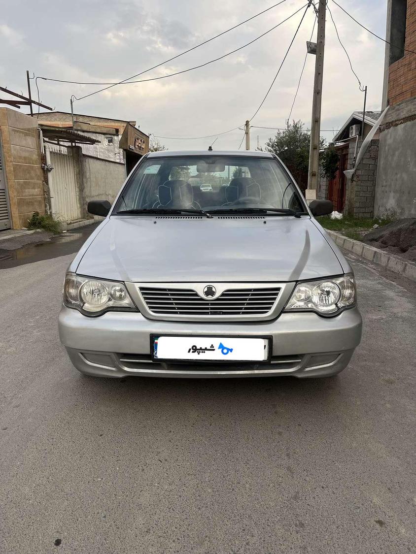 یک دستگاه خودرو پراید